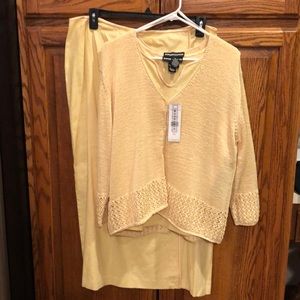 Norton McNaughton Light Yellow Knit V-Neck Top with Matching Maxi Skirt